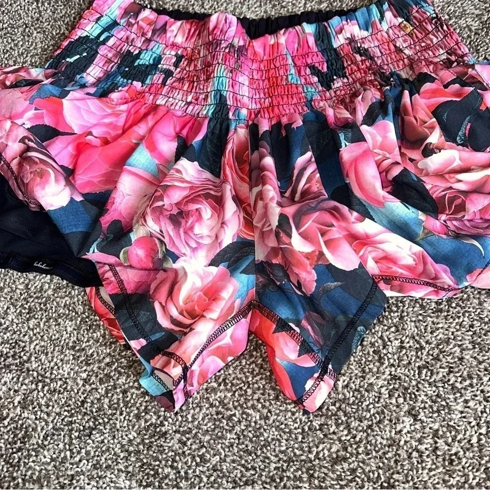 Lululemon Hot Hitter Secret Garden Rose Shorts Skort Skirt Size 4